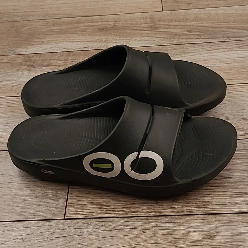 OOFOS Ooahh Black White Slip On Rubber Mens Sz 10 Slide Sandals Shoes‎ Unisex